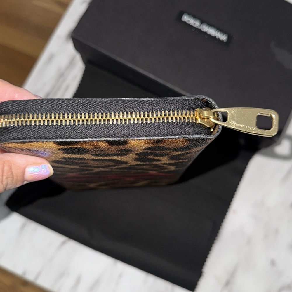 Dolce & Gabbana leopard Print Wallet with Red strip box n dust bag brand new. - Picture 12 of 12